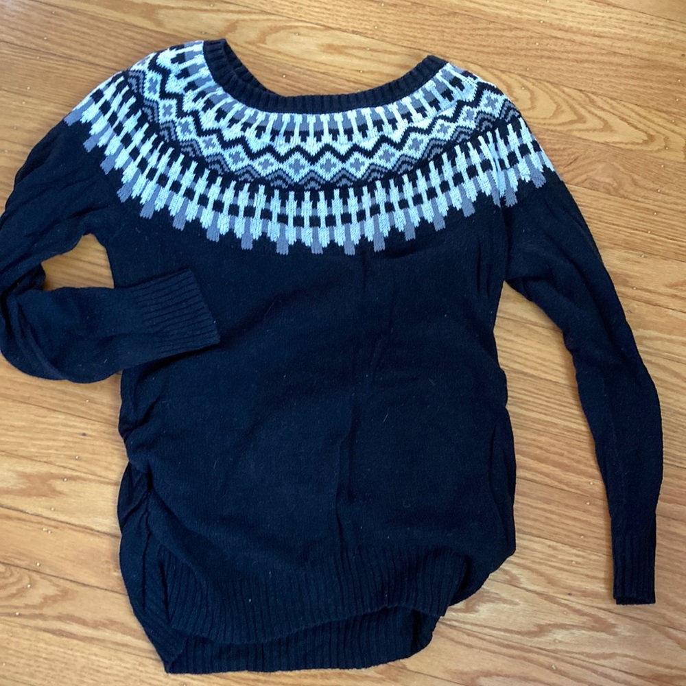 Black/gray fair isle old navy maternity sweater